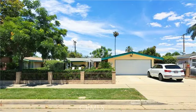1139 W Sycamore, Orange, CA 92868 - #1