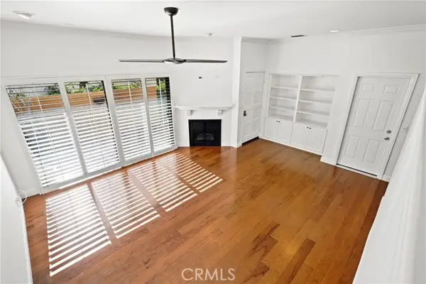 18409 Collins Street #D, Tarzana (los Angeles), CA 91356