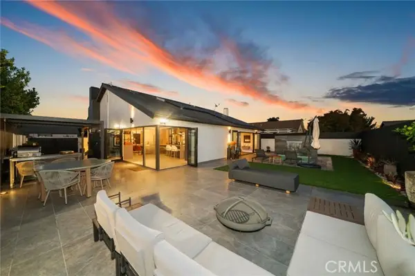 985 Begonia Avenue, Costa Mesa, CA 92626