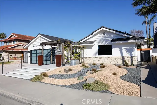 10211 Cliff Drive, Huntington Beach, CA 92646 - Image #3