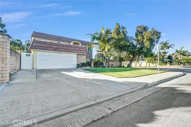 1341 S Pembrooke Lane, Anaheim, CA 92804 - Image #2