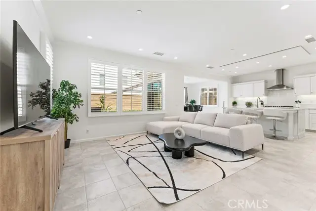 87 Darby, Irvine, CA 92620 - Image #2