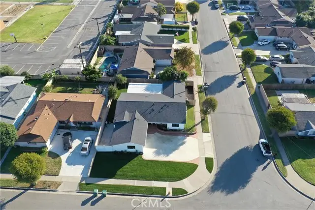 6862 Breeland Drive, Huntington Beach, CA 92647 - Image #2