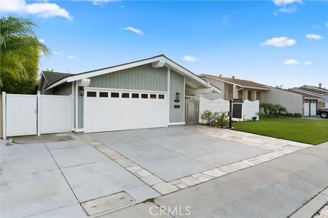 8592 Larkport Drive, Huntington Beach, CA 92646 - #3