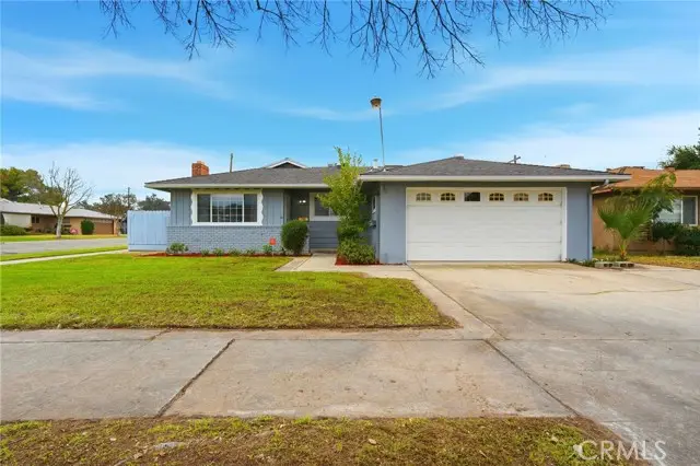 2826 E Hampton Way, Fresno, CA 93726 - Image #2
