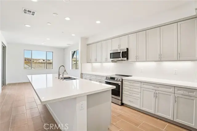 4033 Saddle Drive, Palmdale, CA 93551 - Image #2