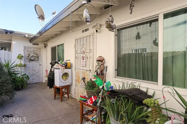 11114 Willowbrook Avenue, Los Angeles, CA 90059 - Image #2