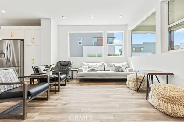 609 S Lyon Street, Santa Ana, CA 92705 - #3