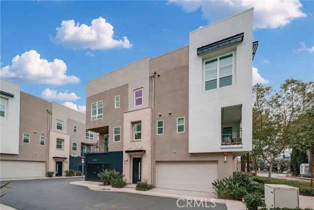 2210 Synergy, Irvine, CA 92614 - #2