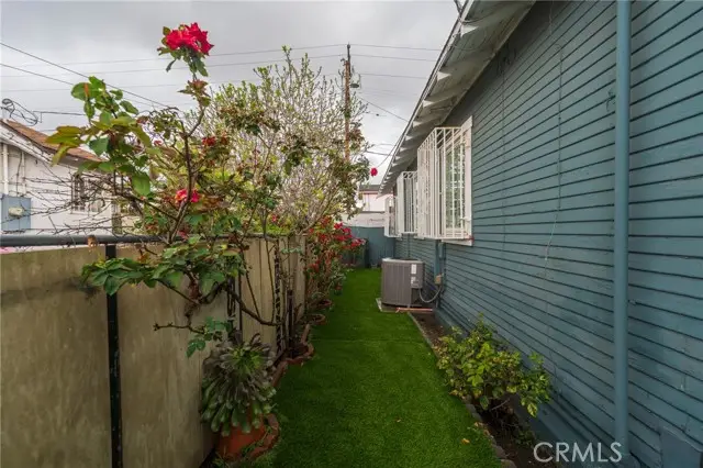 1219 W 98th, Los Angeles, CA 90044 - #1