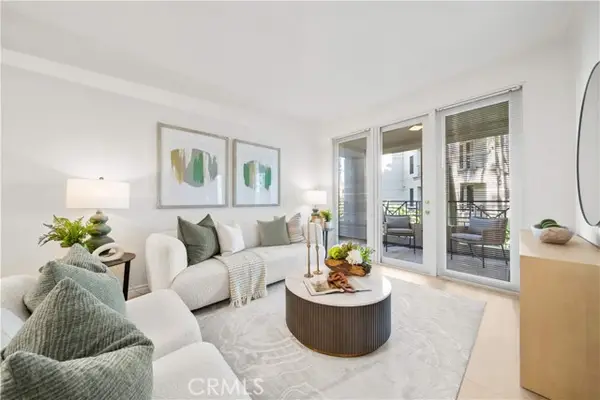 2233 Martin #204, Irvine, CA 92612