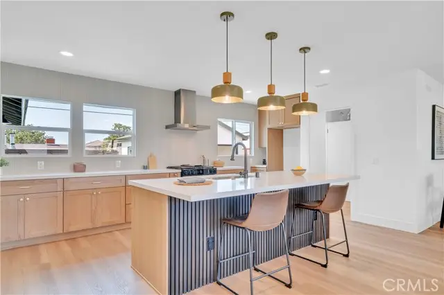 10525 S 5th Avenue, Inglewood, CA 90303 - #1