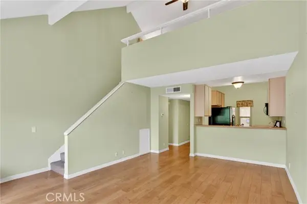 143 Orange Blossom #113, Irvine, CA 92618