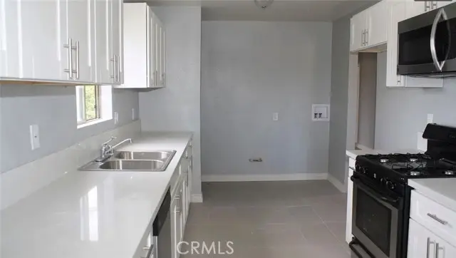 1009 E Stockton, Compton, CA 90221 - #3