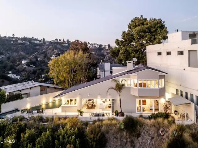 8326 Grand View Drive, Los Angeles, CA 90046 - Image #3
