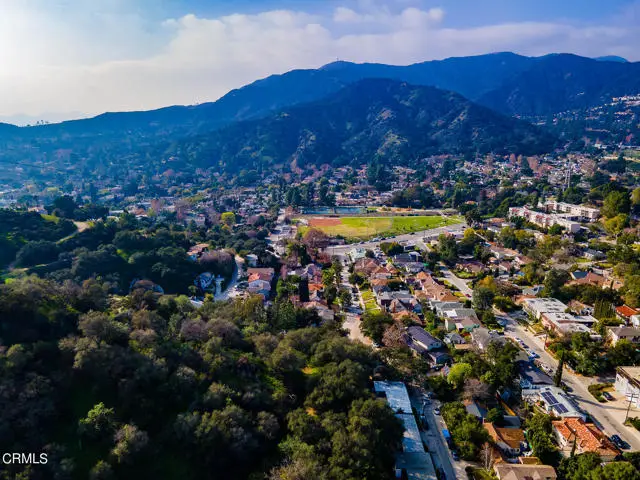 3 Vista Del Verde Drive, Glendale, CA 91208 - Image #2