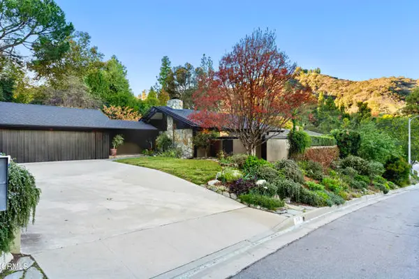 1345 Carnarvon Drive, Pasadena, CA 91103