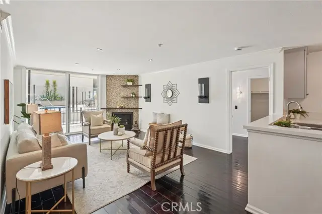 7320 Hawthorn Ave #108, Los Angeles, CA 90046 - Image #2