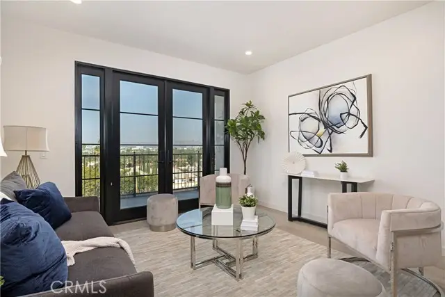 1333 S Orange Grove Avenue #205, Los Angeles, CA 90019 - #2