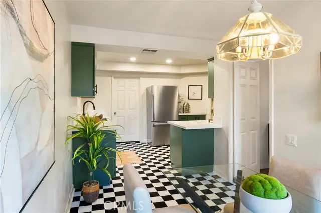 534 S Oak Knoll Ave #103, Pasadena, CA 91101 - #2