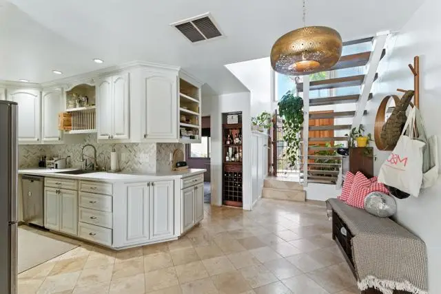 4252 Loma Riviera Lane, San Diego, CA 92110 - Image #1