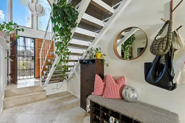 4252 Loma Riviera Lane, San Diego, CA 92110 - Image #2