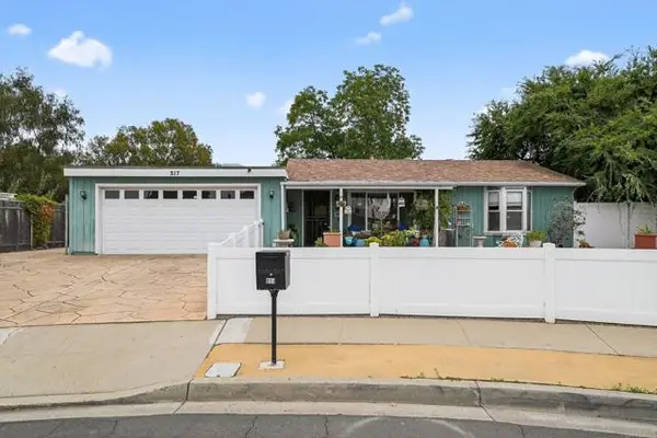 817 Avenida Taxco, Vista, CA 92084