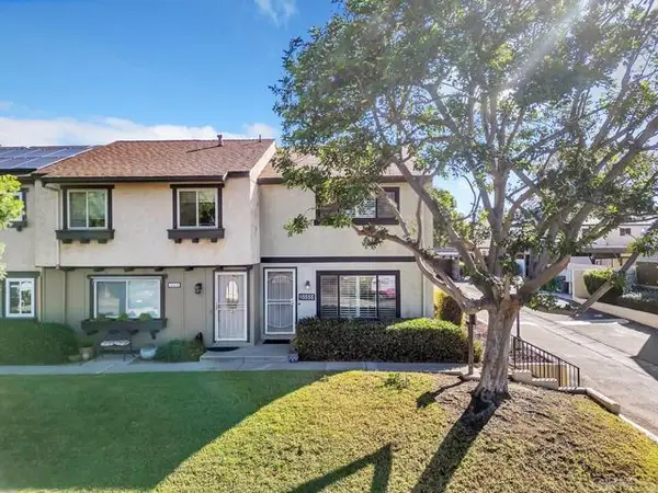 9555 Cottonwood Ave #E, Santee, CA 92071