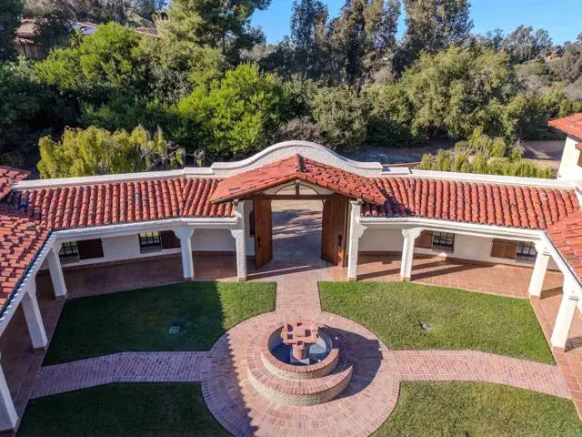 5443 Calzada Del Bosque, Rancho Santa Fe, CA 92067 - Image #2