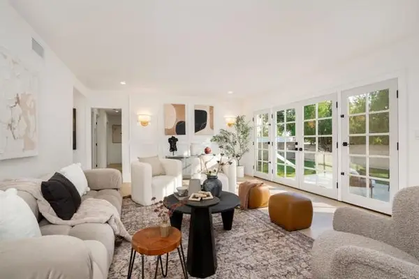 18438 Los Alimos St, Northridge (los Angeles), CA 91326