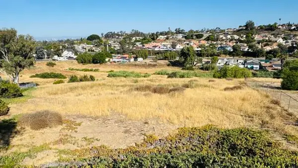 744 Beacon Drive, San Diego, CA 92114