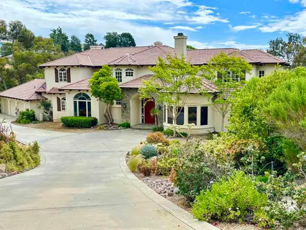 7324 El Fuerte Street, Carlsbad, CA 92009