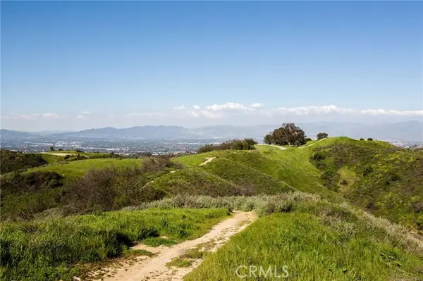 1 Mulholland, Tarzana (los Angeles), CA 90290