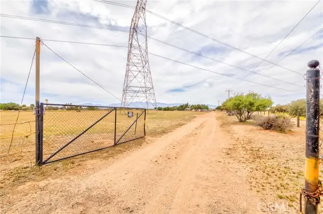 8288 White Road, Phelan, CA 92371 - Image #2