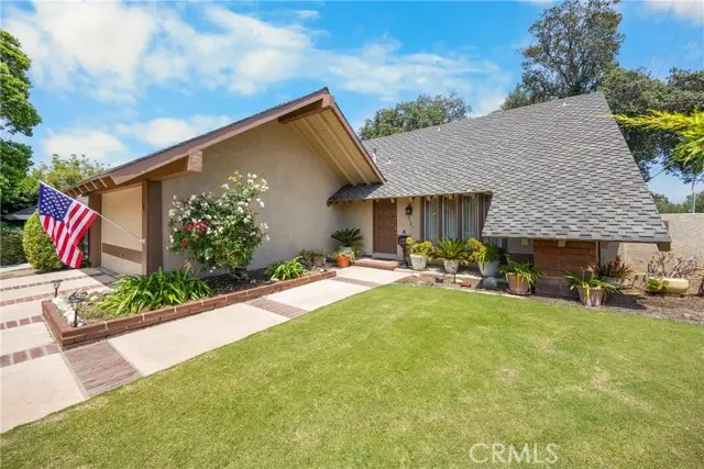 2301 N Lyon Street, Santa Ana, CA 92705 - Image #3