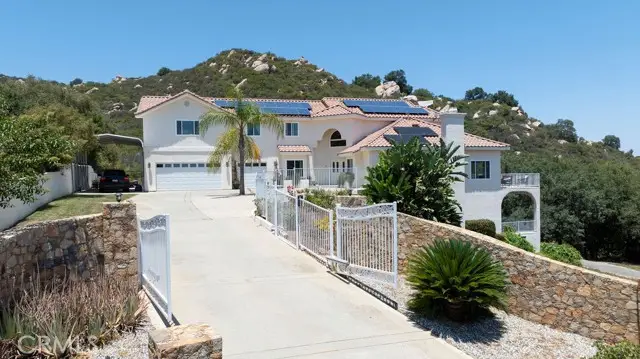 18380 Avenida Caleta, Murrieta, CA 92562 - Image #2