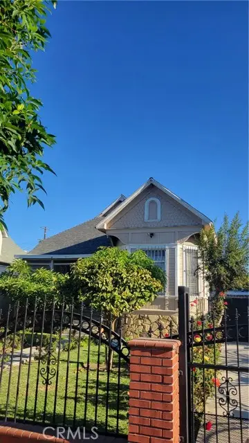 207 E 25th Street, Los Angeles, CA 90011 - Image #2