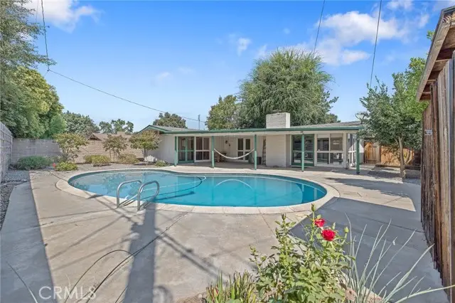 945 W Howard Avenue, Visalia, CA 93277 - Image #1