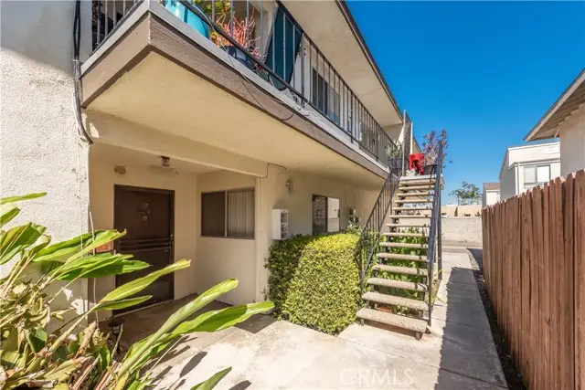 16052 Waikiki Lane, Huntington Beach, CA 92649 - Image #2