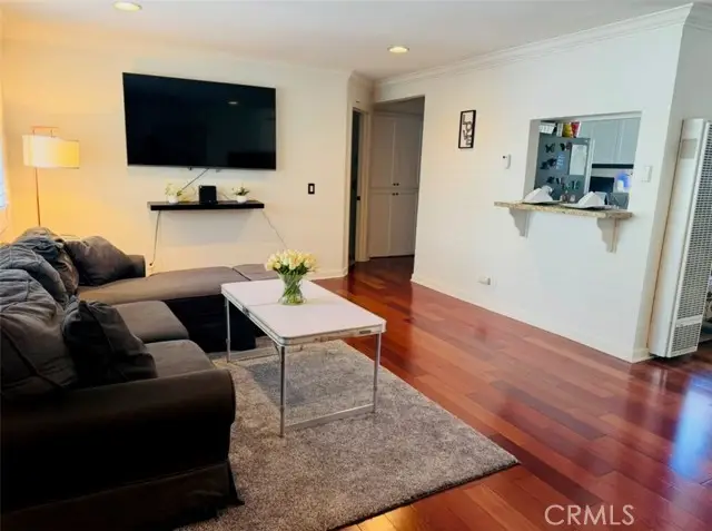 1055 Orizaba Avenue #6, Long Beach, CA 90804 - #3