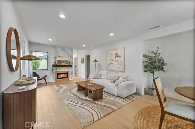 2420 N Keystone Street, Burbank, CA 91504 - Image #2