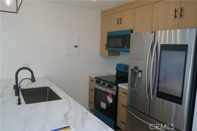 2521 W Sunflower Avenue #D4, Santa Ana, CA 92704 - Image #2