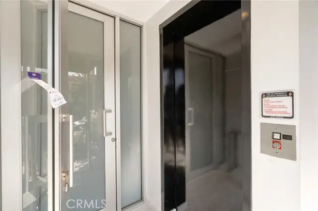 370 S Elm #2, Beverly Hills, CA 90212 - Image #2