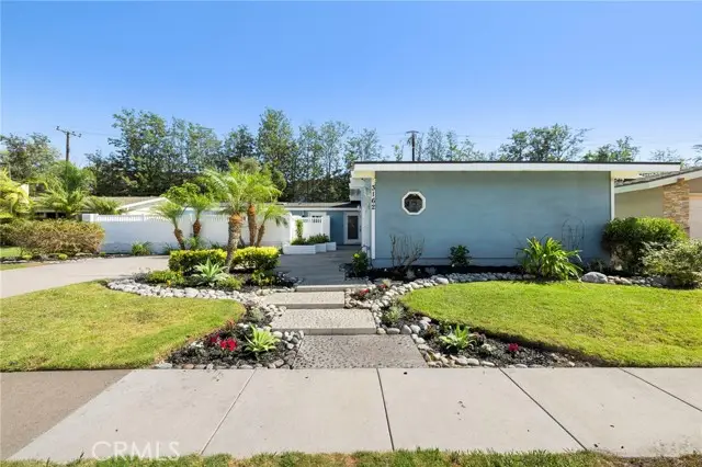 3162 Yellowtail Dr., Rossmoor, CA 90720 - #2