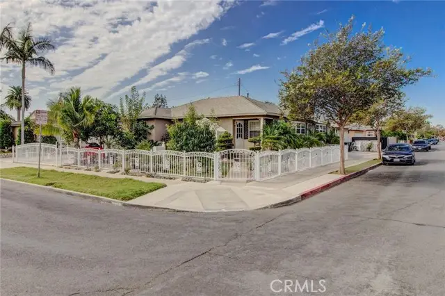 1402 S Poplar Street, Santa Ana, CA 92704 - Image #2
