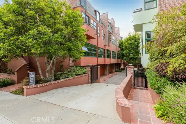 2323 S Beverly Glen Boulevard #9, Los Angeles, CA 90064 - Image #1