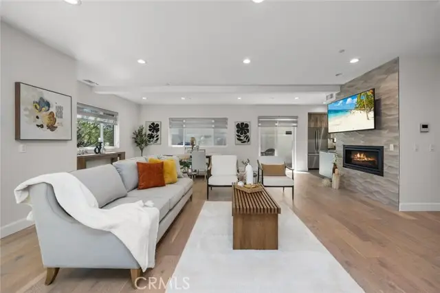 523 E Cedar #101, Burbank, CA 91501 - Image #1