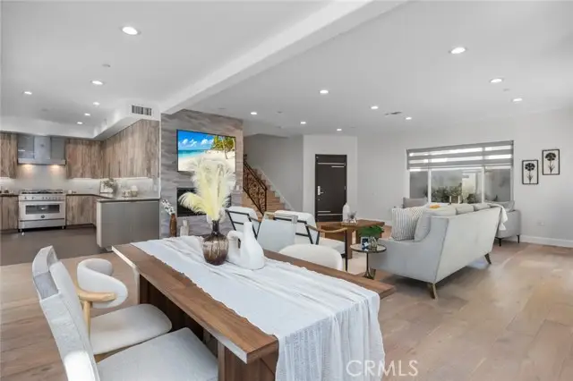 523 E Cedar #101, Burbank, CA 91501 - Image #3