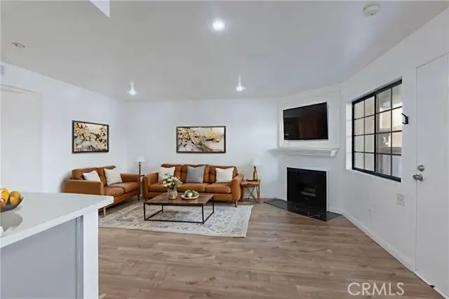 15946 Vanowen Street #103, Van Nuys, CA 91406 - Image #1