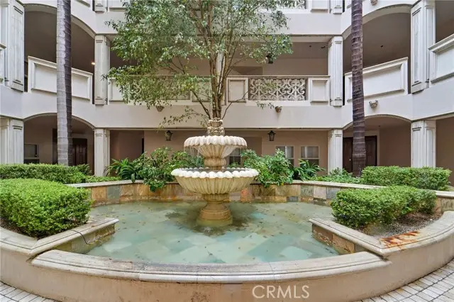 850 N Croft #301, Los Angeles, CA 90069 - Image #3